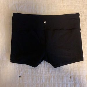 LULULEMON REVERSIBLE SHORT BIKE SHORT